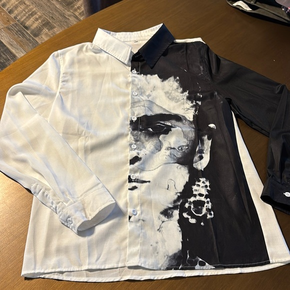 Other - Button Down Long Sleeve Shirt With A Face Black And White Size Medium Like New